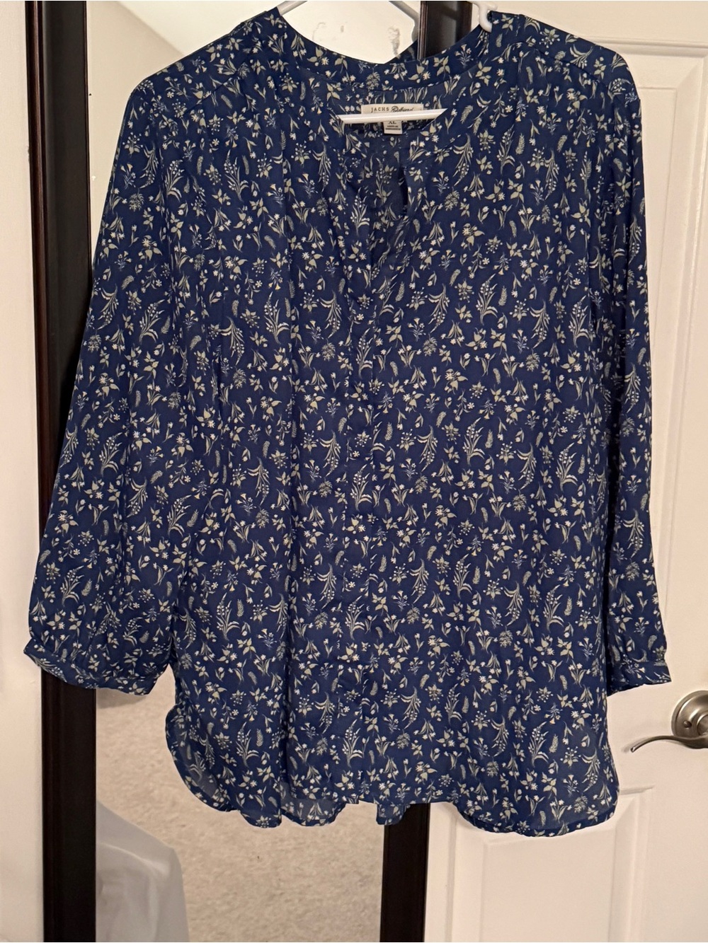 Women’s Navy Blue Floral V-Neck Blouse XL